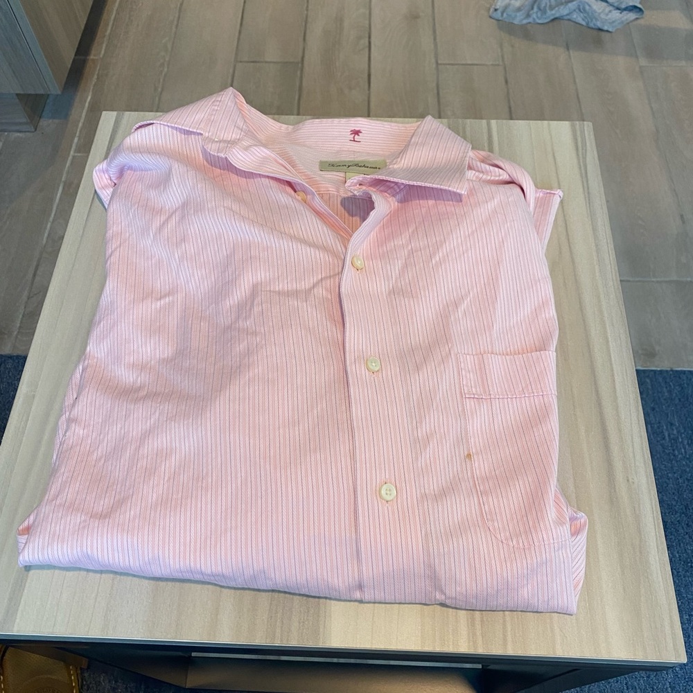 Tommy Bahama Men's button up shirt